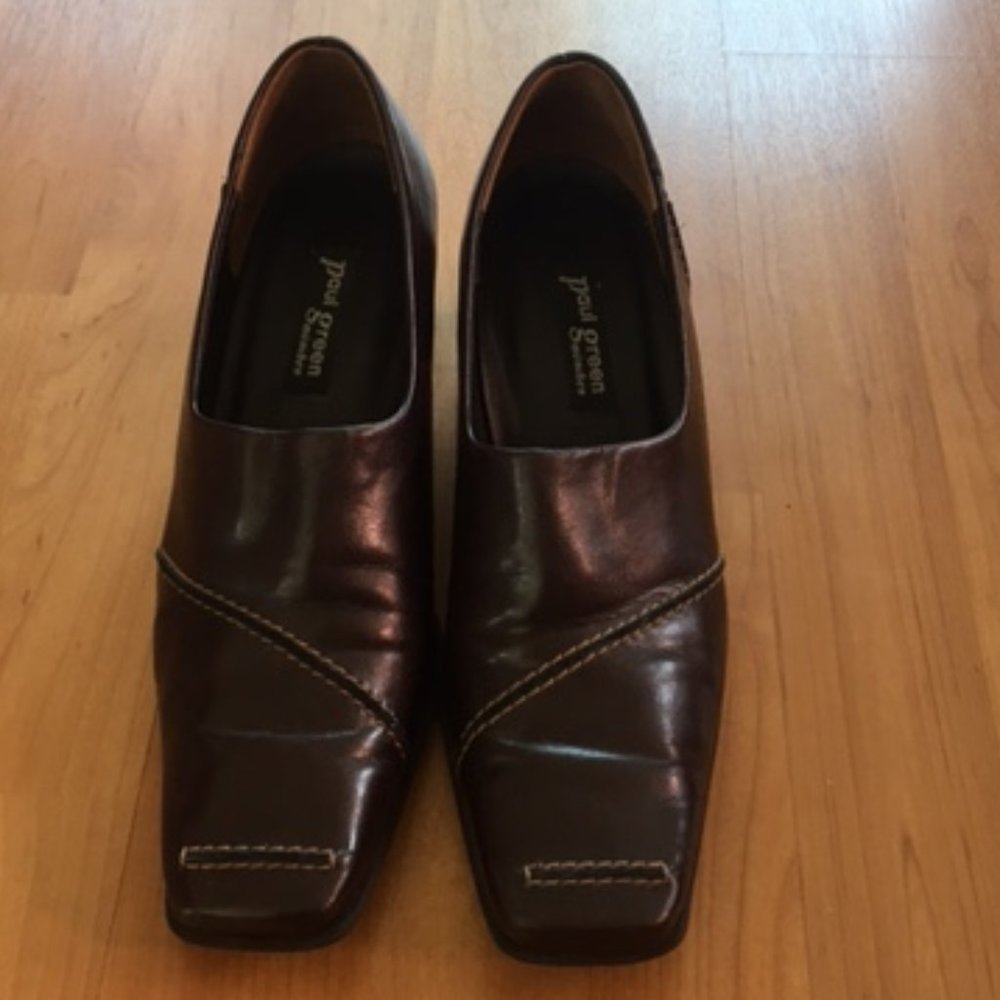 Paul Green low heeled square toe brown pumps with white stitch details, sz 6 UK